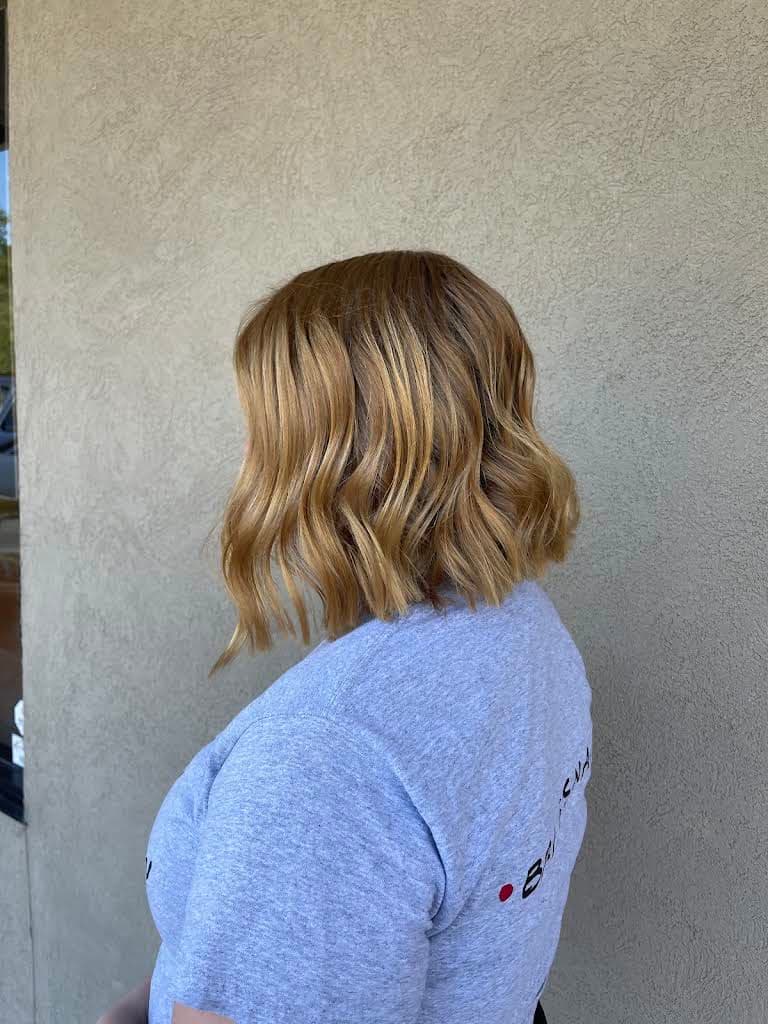 Short golden blonde waves